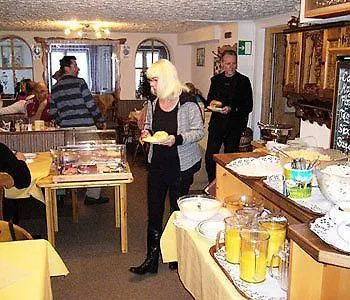 Hotel Garni Alpenrose Ischgl